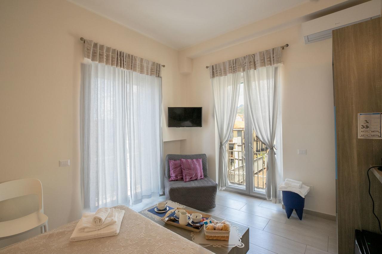 Residenza Eleonora Bed & Breakfast Salerno Ngoại thất bức ảnh
